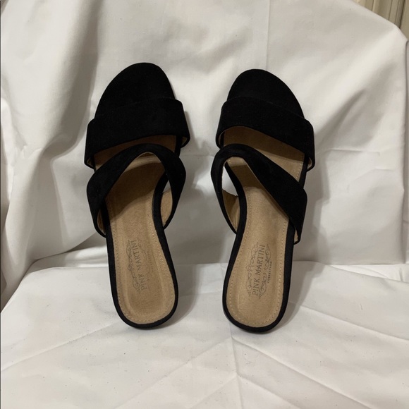 Pink Martini Sandals - Picture 3 of 5